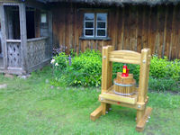 apple cider press -- Aigars Roze
