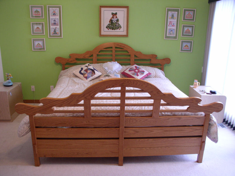 King-size Bed -- 160 hours -- Can$ 1,110.00 -- Intermediate